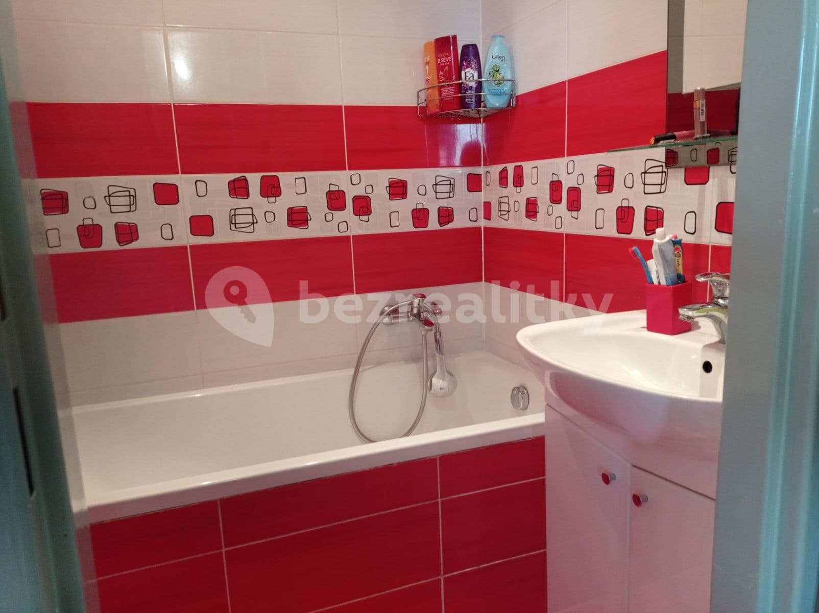 2 bedroom with open-plan kitchen flat to rent, 66 m², Smetanovo nábřeží, Hradec Králové, Královéhradecký Region 2 bedroom with open-plan kitchen flat to rent, 66 m², Smetanovo nábřeží, Hradec Králové, Královéhradecký Region