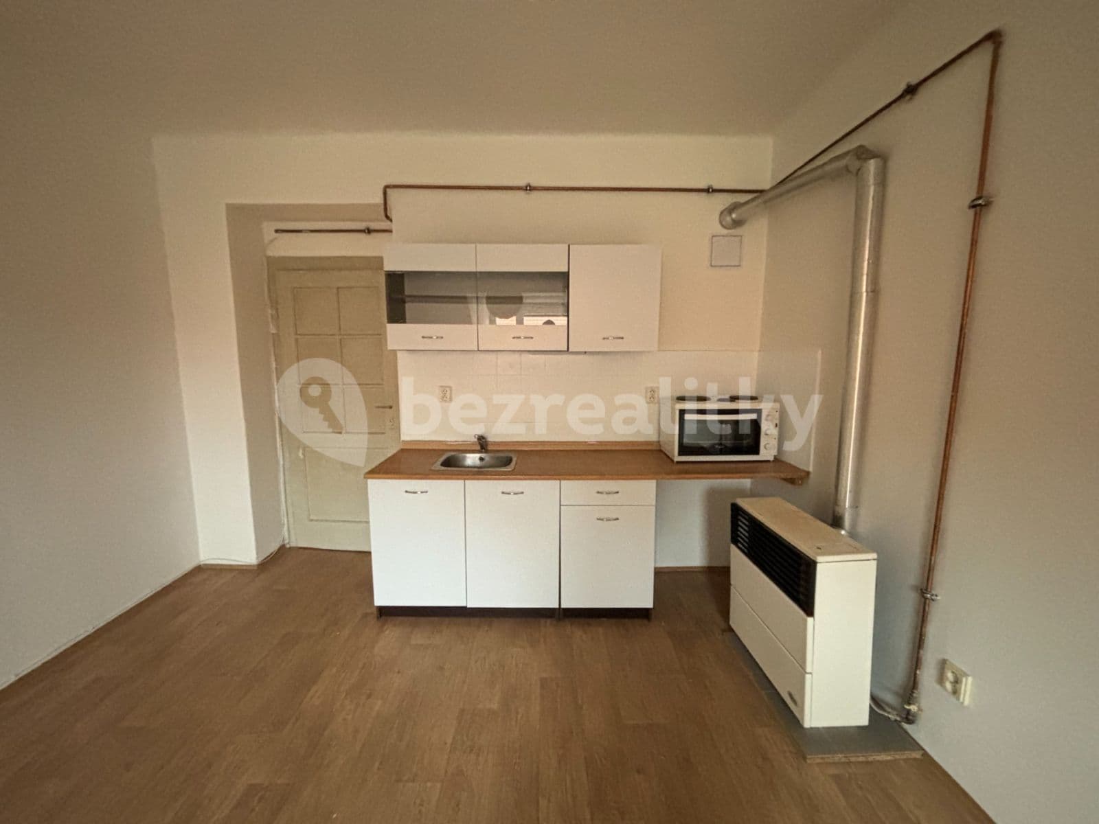 Studio flat to rent, 25 m², Za Poštou, Prague, Prague Studio flat to rent, 25 m², Za Poštou, Prague, Prague