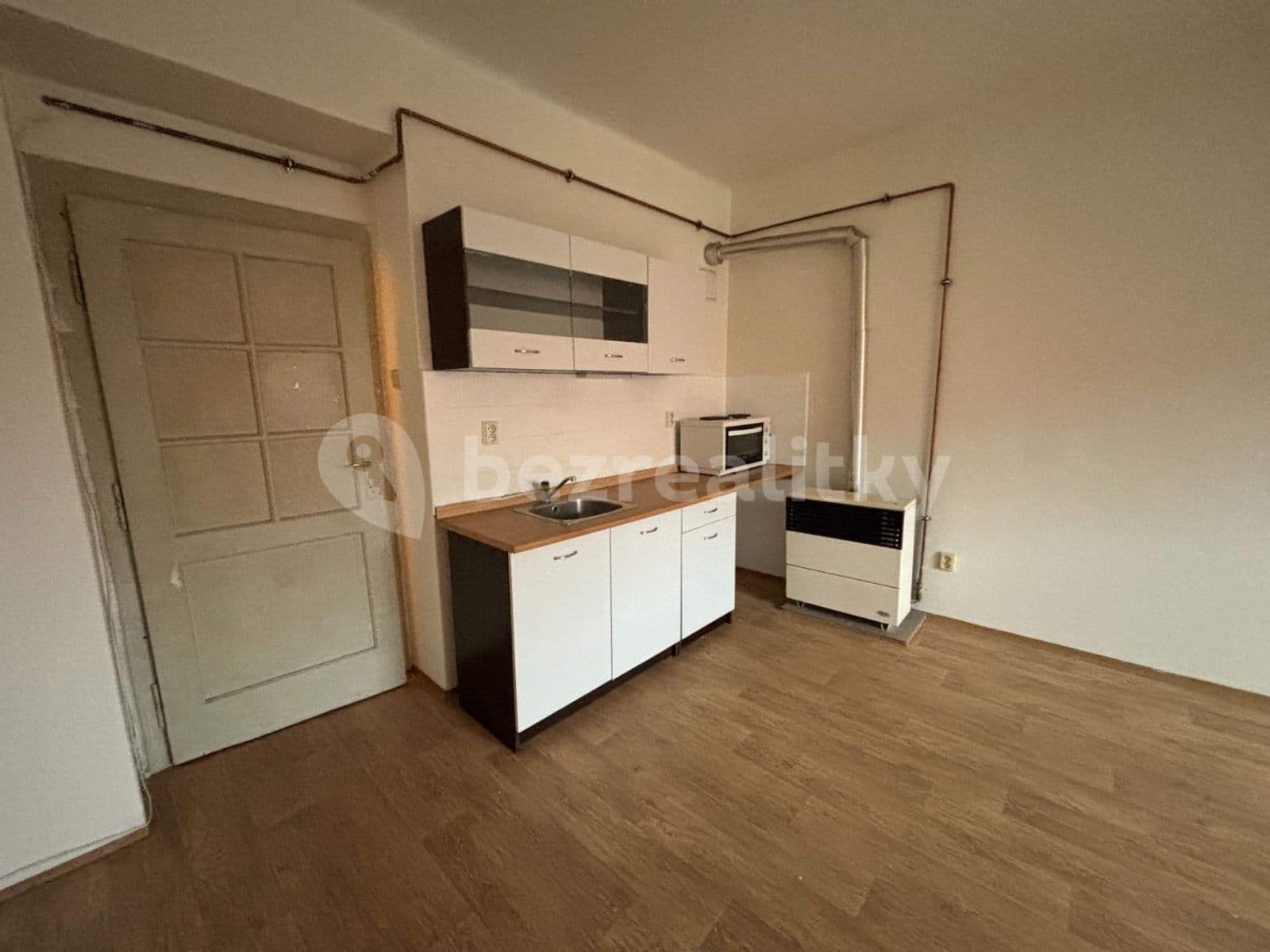 Studio flat to rent, 25 m², Za Poštou, Prague, Prague Studio flat to rent, 25 m², Za Poštou, Prague, Prague