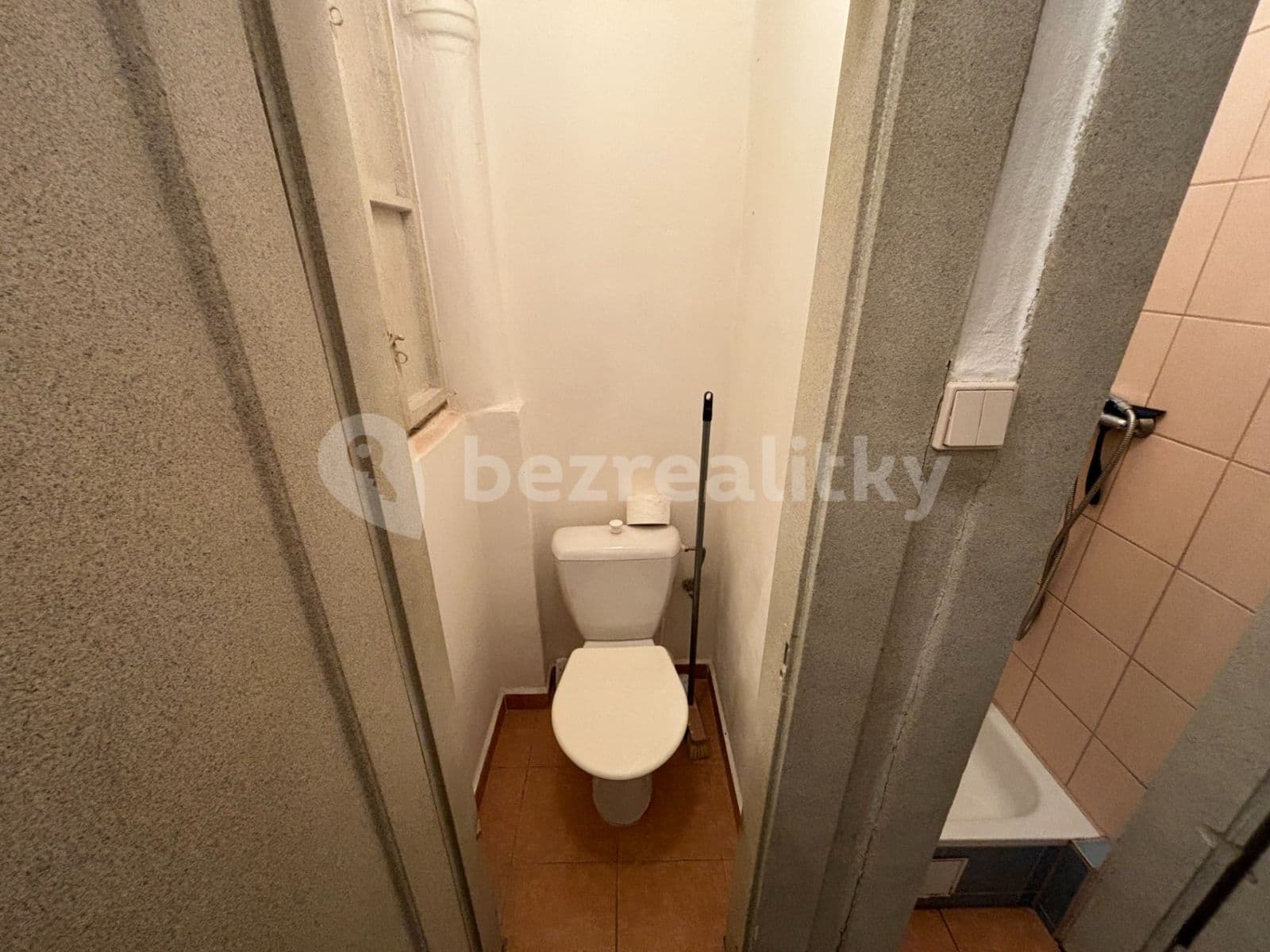 Studio flat to rent, 25 m², Za Poštou, Prague, Prague Studio flat to rent, 25 m², Za Poštou, Prague, Prague