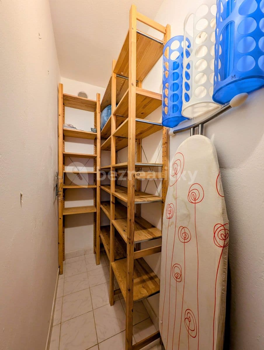 1 bedroom with open-plan kitchen flat to rent, 65 m², U Malvazinky, Prague, Prague 1 bedroom with open-plan kitchen flat to rent, 65 m², U Malvazinky, Prague, Prague