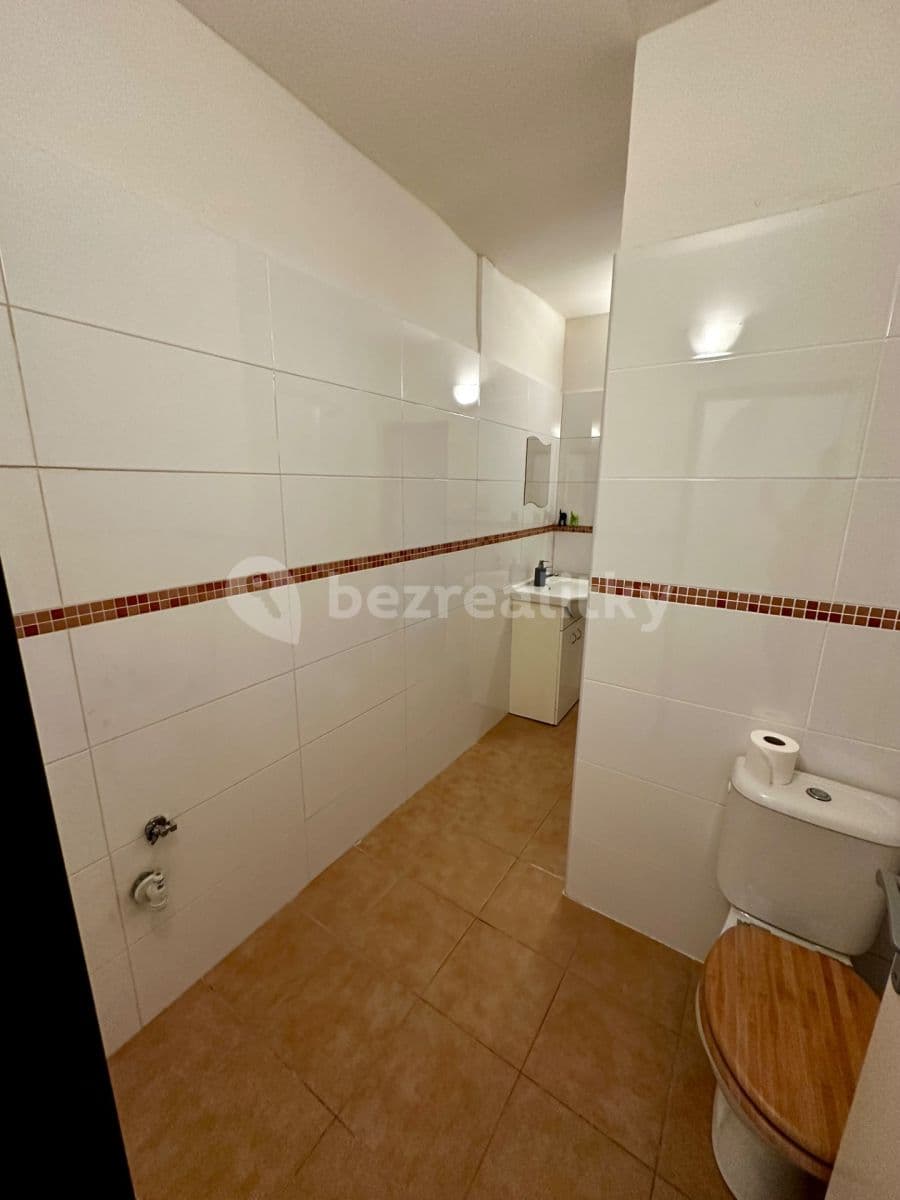 1 bedroom with open-plan kitchen flat to rent, 49 m², Huťská, Kladno, Středočeský Region 1 bedroom with open-plan kitchen flat to rent, 49 m², Huťská, Kladno, Středočeský Region