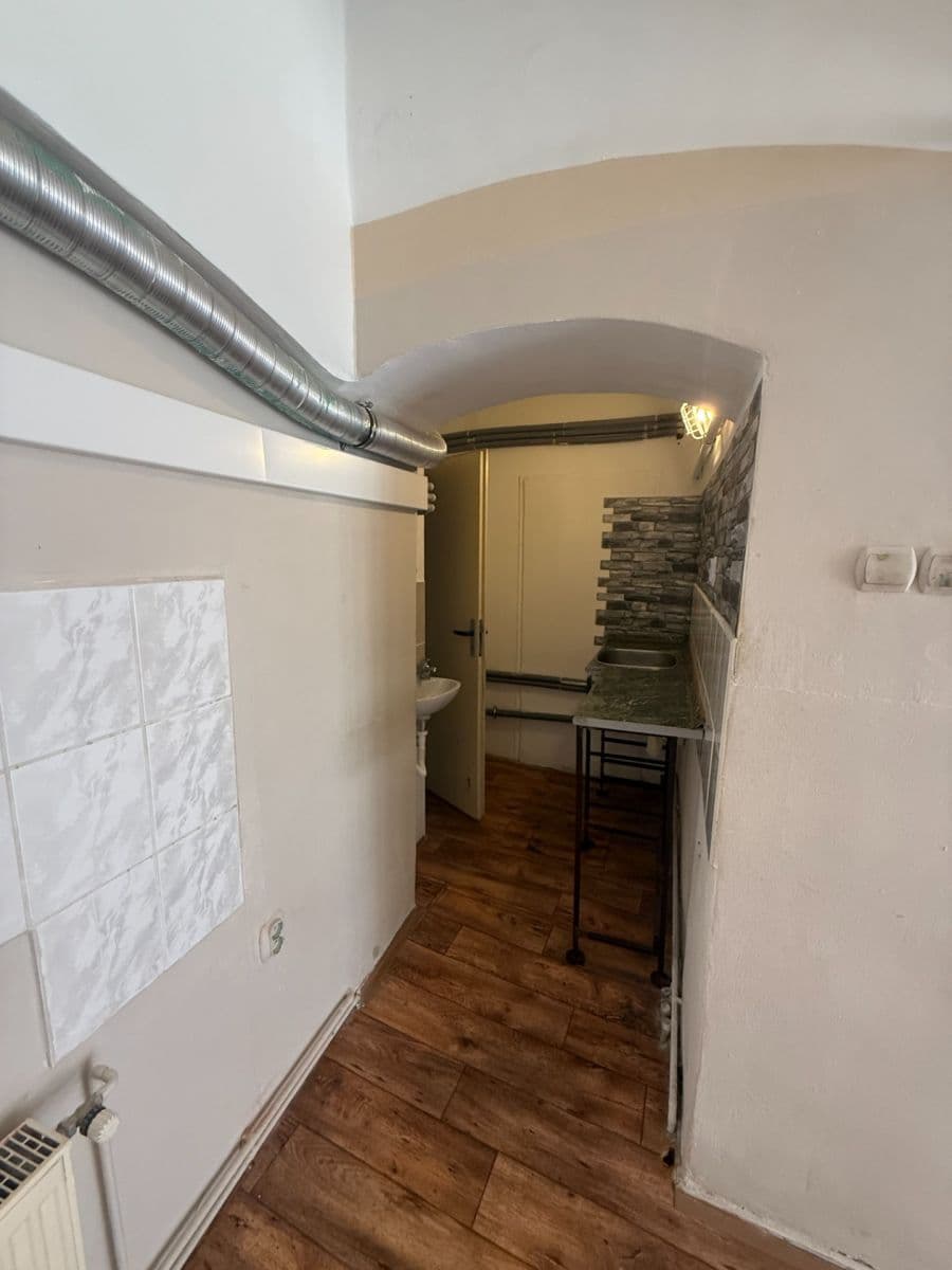 non-residential property to rent, 37 m², Staré náměstí, Ostrov, Karlovarský Region non-residential property to rent, 37 m², Staré náměstí, Ostrov, Karlovarský Region
