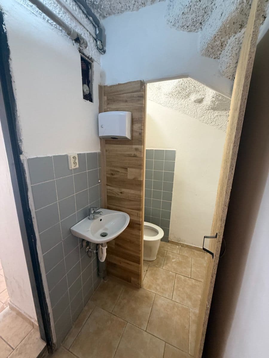 non-residential property to rent, 37 m², Staré náměstí, Ostrov, Karlovarský Region non-residential property to rent, 37 m², Staré náměstí, Ostrov, Karlovarský Region