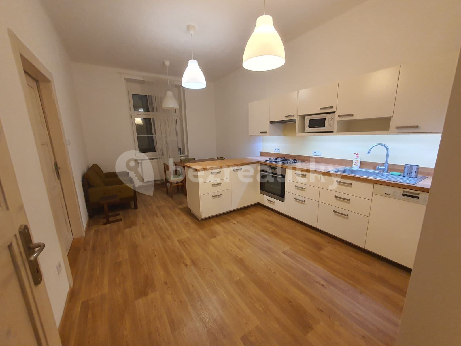 1 bedroom with open-plan kitchen flat to rent, 54 m², Dělnická, Prague, Prague 1 bedroom with open-plan kitchen flat to rent, 54 m², Dělnická, Prague, Prague