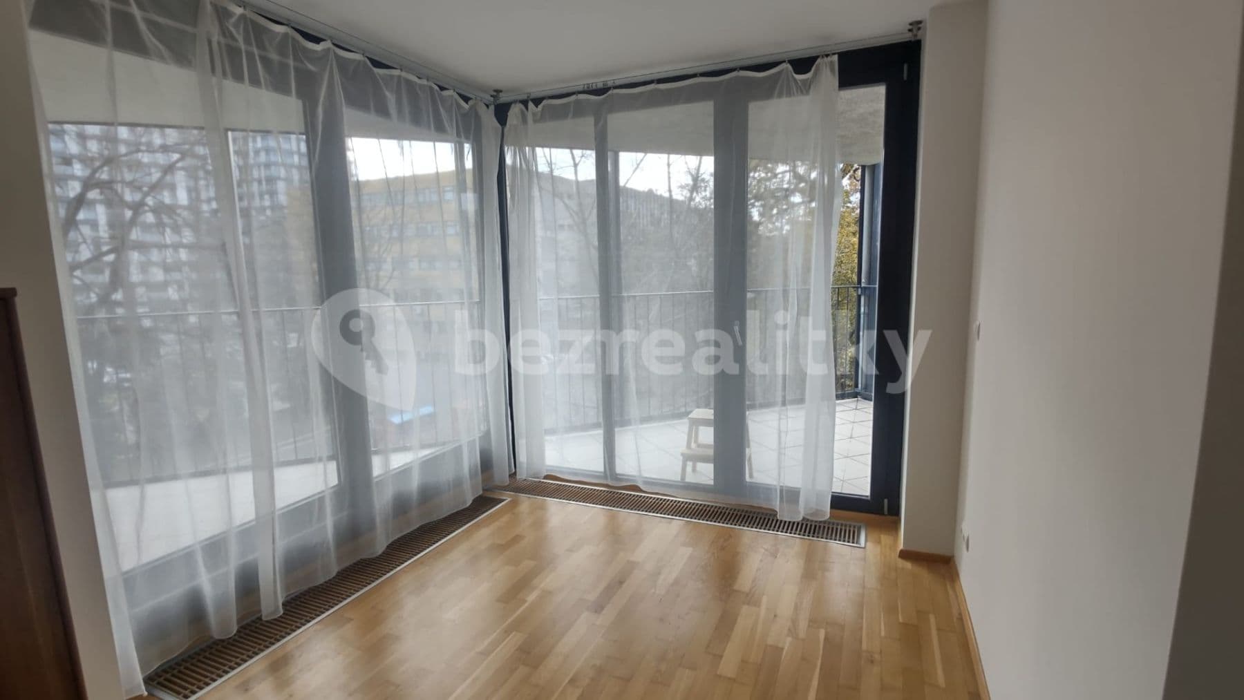 1 bedroom with open-plan kitchen flat to rent, 62 m², Pitterova, Prague, Prague 1 bedroom with open-plan kitchen flat to rent, 62 m², Pitterova, Prague, Prague