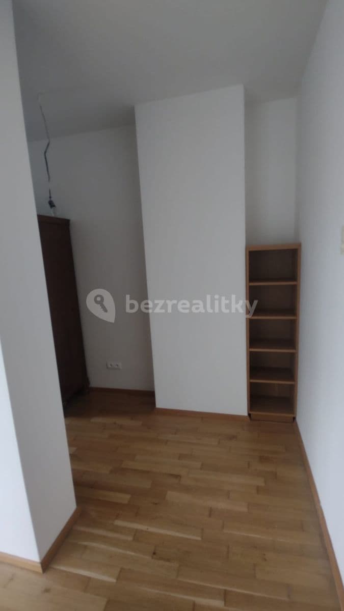 1 bedroom with open-plan kitchen flat to rent, 62 m², Pitterova, Prague, Prague 1 bedroom with open-plan kitchen flat to rent, 62 m², Pitterova, Prague, Prague