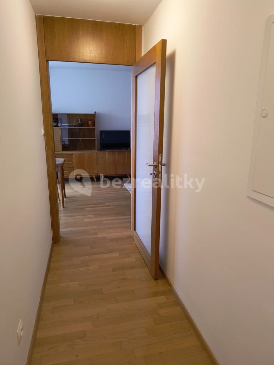1 bedroom with open-plan kitchen flat to rent, 62 m², Pitterova, Prague, Prague 1 bedroom with open-plan kitchen flat to rent, 62 m², Pitterova, Prague, Prague