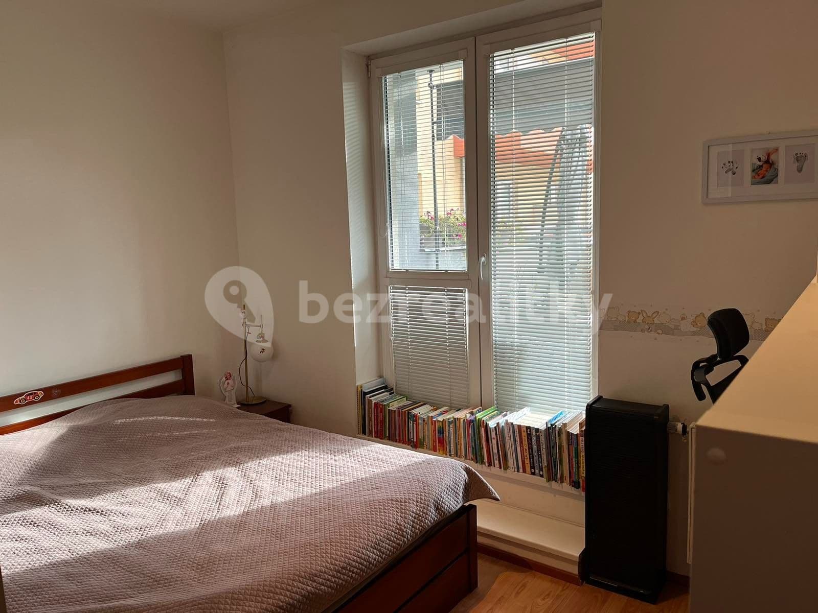 1 bedroom with open-plan kitchen flat to rent, 41 m², Plzeňská, Prague, Prague 1 bedroom with open-plan kitchen flat to rent, 41 m², Plzeňská, Prague, Prague