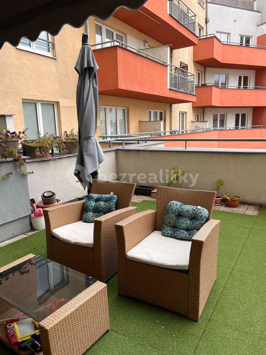 1 bedroom with open-plan kitchen flat to rent, 41 m², Plzeňská, Prague, Prague 1 bedroom with open-plan kitchen flat to rent, 41 m², Plzeňská, Prague, Prague
