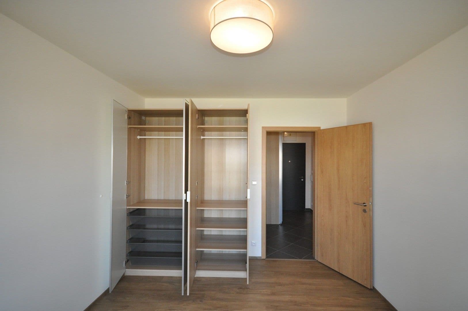 1 bedroom with open-plan kitchen flat to rent, 62 m², Kardausova, Prague, Prague 1 bedroom with open-plan kitchen flat to rent, 62 m², Kardausova, Prague, Prague