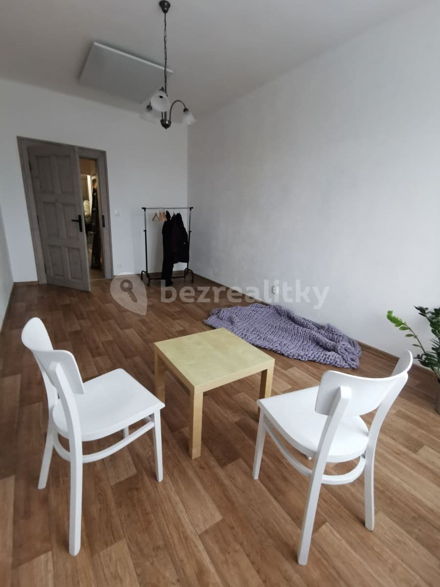 2 bedroom with open-plan kitchen flat to rent, 73 m², Husova, Čáslav, Středočeský Region 2 bedroom with open-plan kitchen flat to rent, 73 m², Husova, Čáslav, Středočeský Region