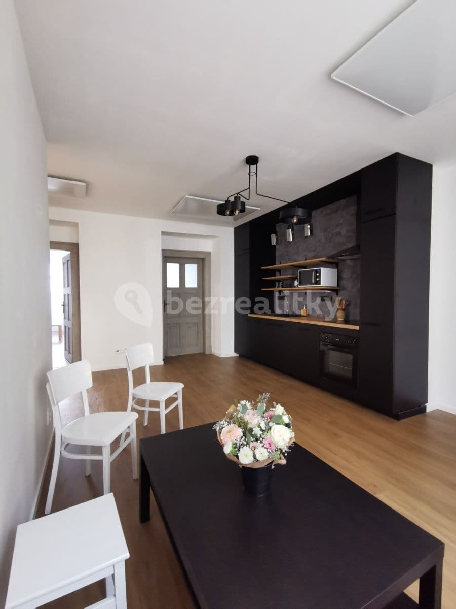 2 bedroom with open-plan kitchen flat to rent, 73 m², Husova, Čáslav, Středočeský Region 2 bedroom with open-plan kitchen flat to rent, 73 m², Husova, Čáslav, Středočeský Region