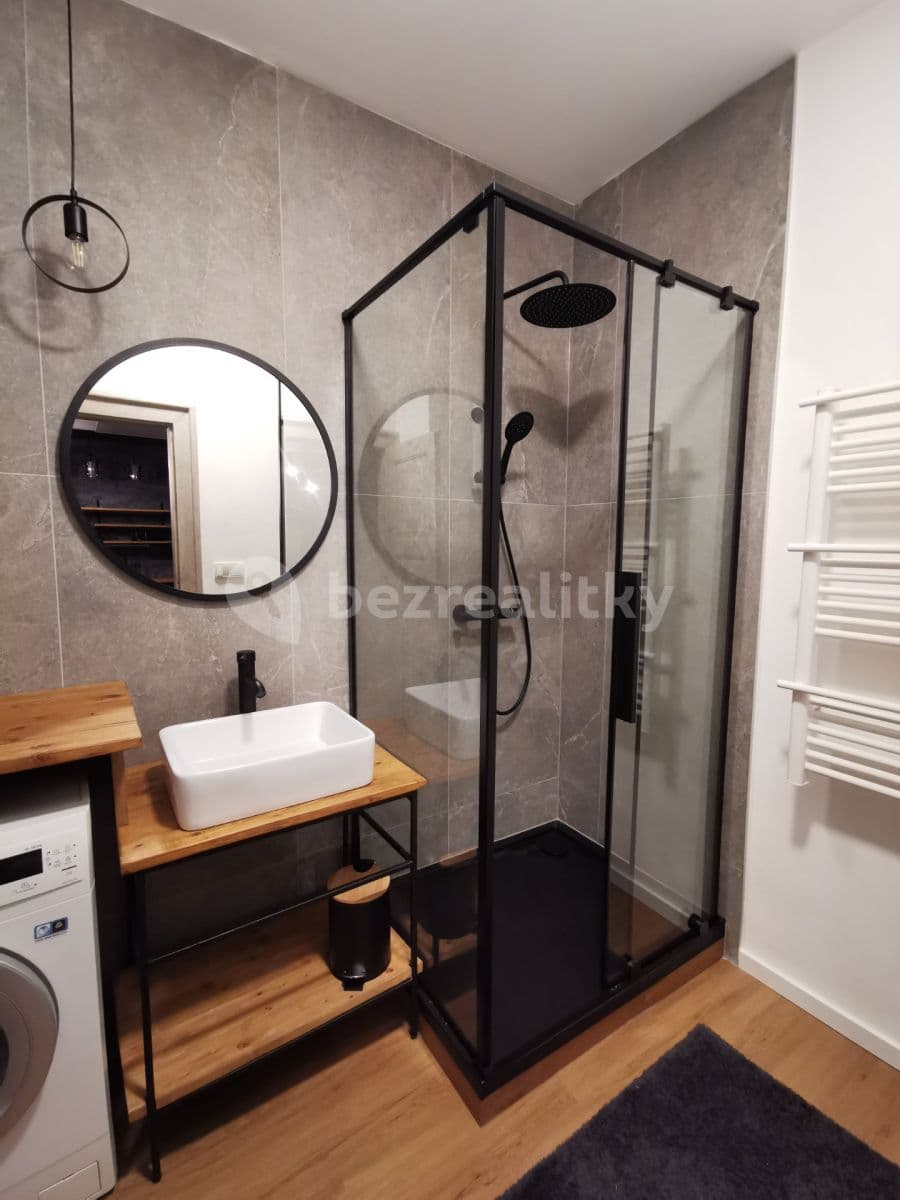 2 bedroom with open-plan kitchen flat to rent, 73 m², Husova, Čáslav, Středočeský Region 2 bedroom with open-plan kitchen flat to rent, 73 m², Husova, Čáslav, Středočeský Region