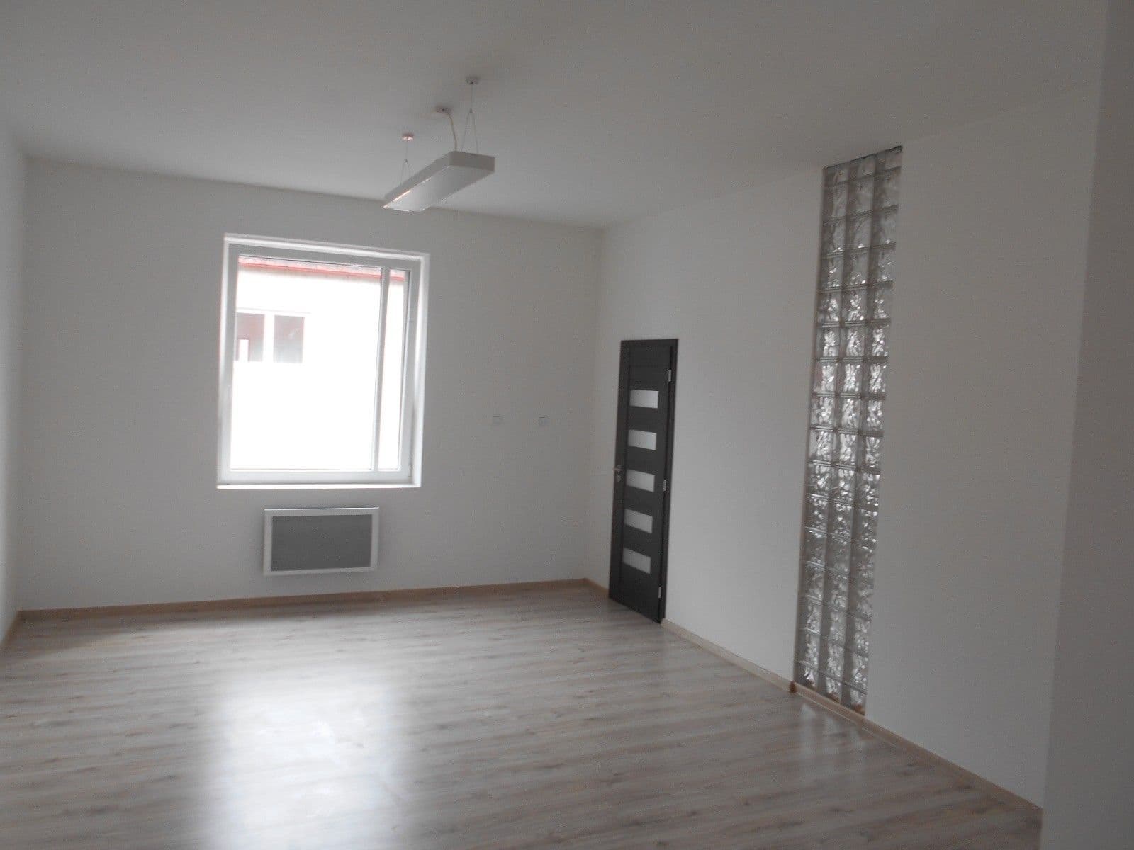 1 bedroom with open-plan kitchen flat to rent, 68 m², Louny, Ústecký Region 1 bedroom with open-plan kitchen flat to rent, 68 m², Louny, Ústecký Region