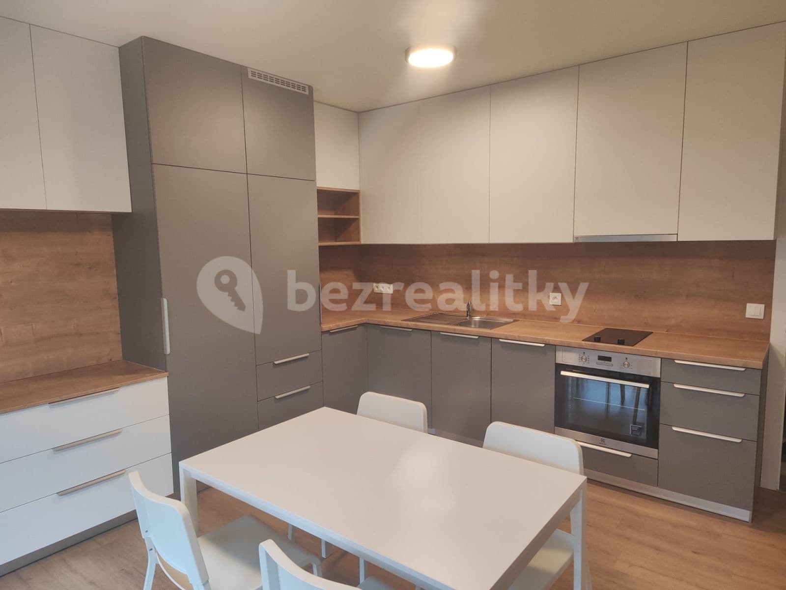 Studio flat to rent, 28 m², Sportovní, Židlochovice, Jihomoravský Region Studio flat to rent, 28 m², Sportovní, Židlochovice, Jihomoravský Region