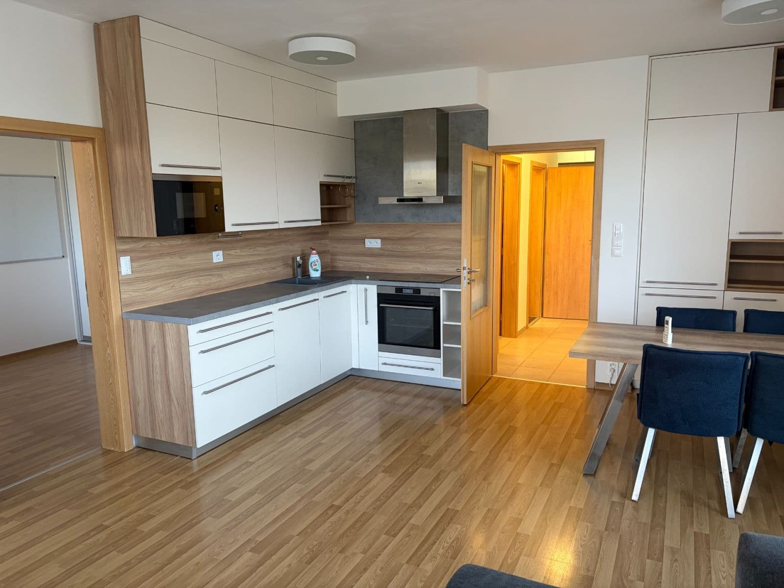 2 bedroom with open-plan kitchen flat to rent, 65 m², Přírodní, Brno, Jihomoravský Region 2 bedroom with open-plan kitchen flat to rent, 65 m², Přírodní, Brno, Jihomoravský Region