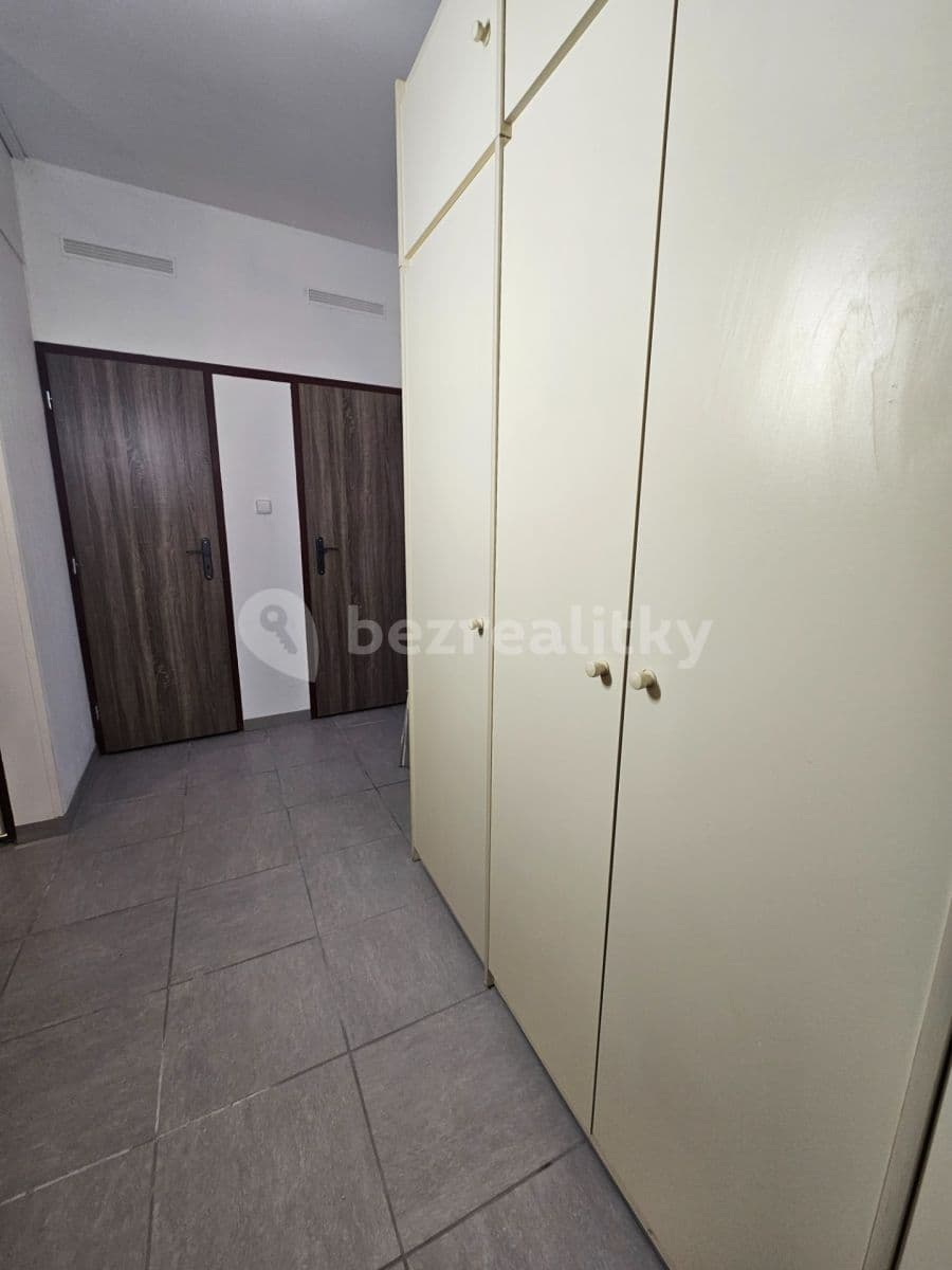 1 bedroom with open-plan kitchen flat to rent, 75 m², Raisova, Karlovy Vary, Karlovarský Region 1 bedroom with open-plan kitchen flat to rent, 75 m², Raisova, Karlovy Vary, Karlovarský Region