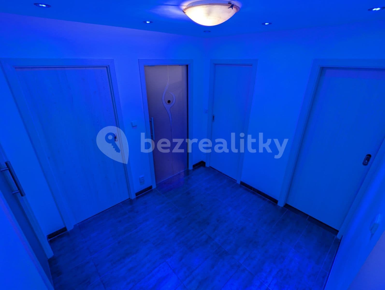 2 bedroom with open-plan kitchen flat to rent, 68 m², Imramovského, Jílové u Prahy, Středočeský Region 2 bedroom with open-plan kitchen flat to rent, 68 m², Imramovského, Jílové u Prahy, Středočeský Region
