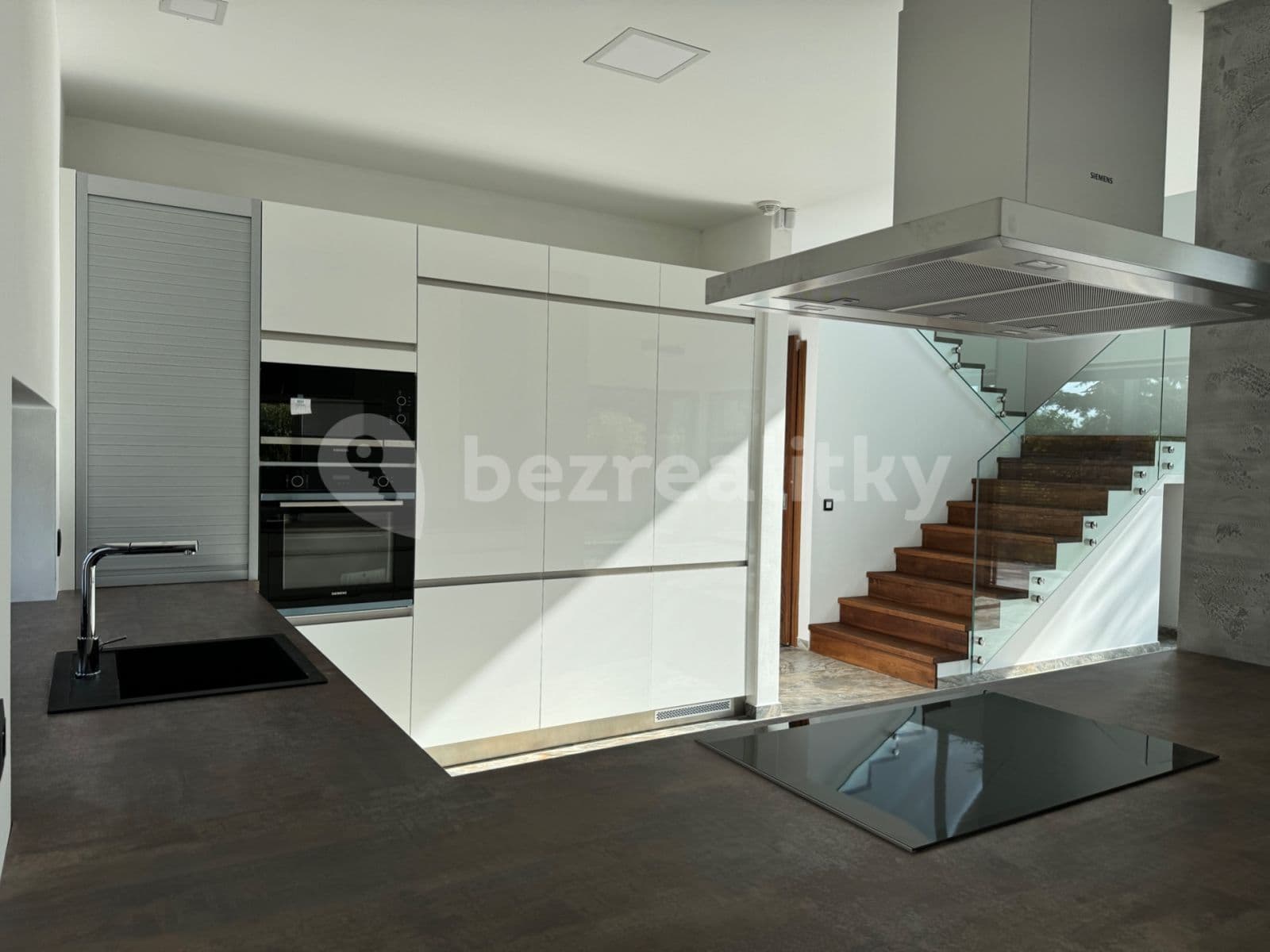 house to rent, 205 m², Národních hrdinů, Pardubice, Pardubický Region house to rent, 205 m², Národních hrdinů, Pardubice, Pardubický Region
