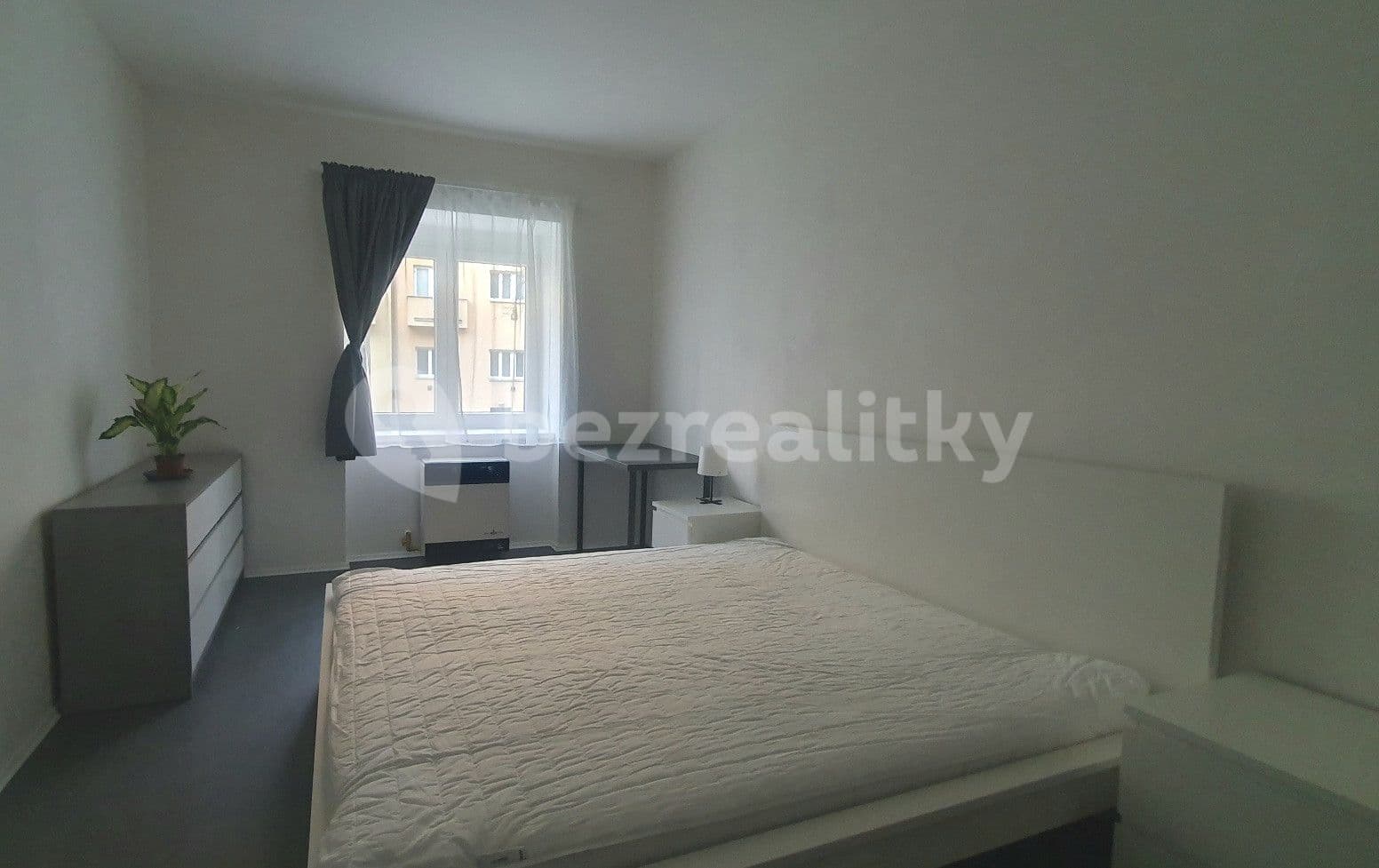 1 bedroom with open-plan kitchen flat to rent, 46 m², Biskupcova, Prague, Prague 1 bedroom with open-plan kitchen flat to rent, 46 m², Biskupcova, Prague, Prague