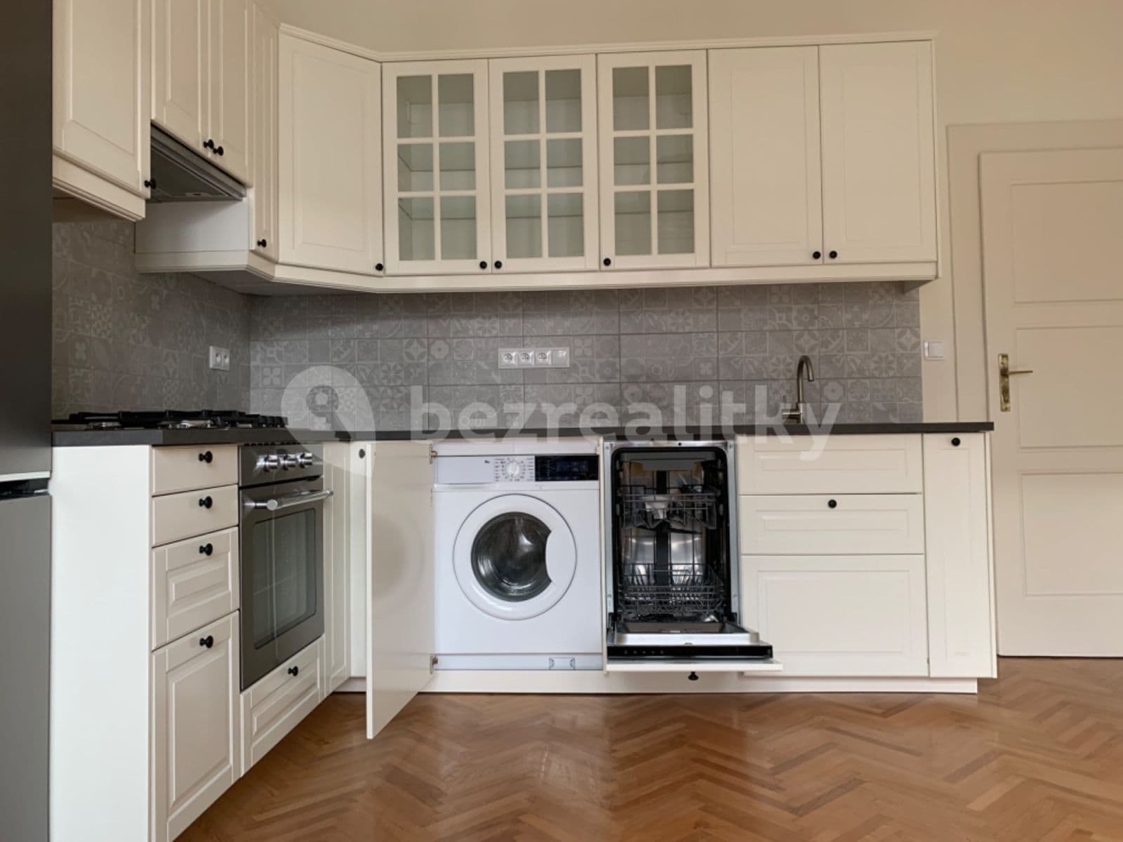 1 bedroom with open-plan kitchen flat to rent, 44 m², Drahobejlova, Prague, Prague 1 bedroom with open-plan kitchen flat to rent, 44 m², Drahobejlova, Prague, Prague