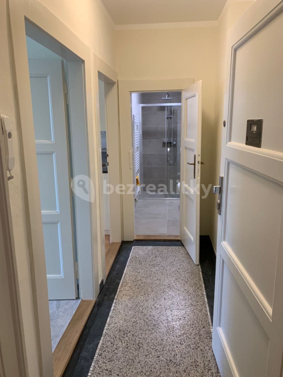 1 bedroom with open-plan kitchen flat to rent, 44 m², Drahobejlova, Prague, Prague 1 bedroom with open-plan kitchen flat to rent, 44 m², Drahobejlova, Prague, Prague