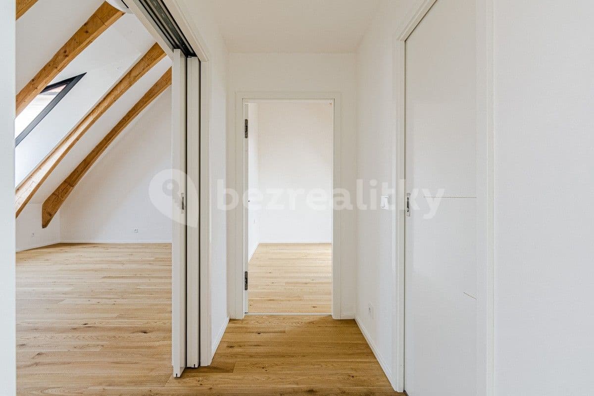 2 bedroom with open-plan kitchen flat to rent, 102 m², Řeporyjská, Prague, Prague 2 bedroom with open-plan kitchen flat to rent, 102 m², Řeporyjská, Prague, Prague