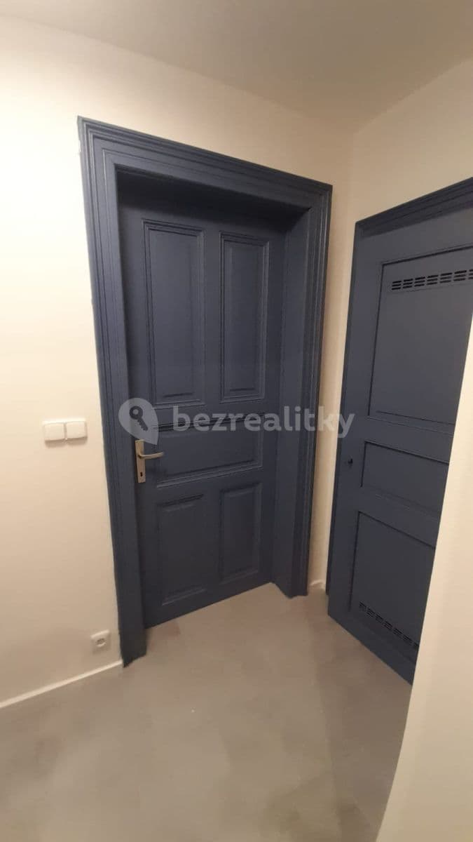 1 bedroom with open-plan kitchen flat to rent, 46 m², Fűgnerova, Slaný, Středočeský Region 1 bedroom with open-plan kitchen flat to rent, 46 m², Fűgnerova, Slaný, Středočeský Region