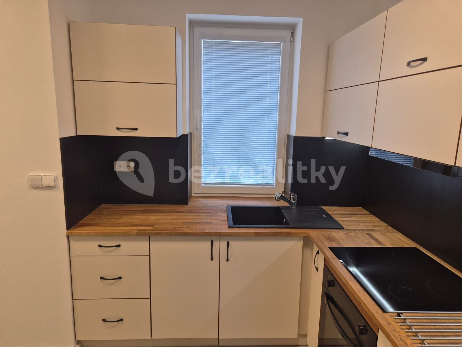 1 bedroom with open-plan kitchen flat to rent, 46 m², Fűgnerova, Slaný, Středočeský Region 1 bedroom with open-plan kitchen flat to rent, 46 m², Fűgnerova, Slaný, Středočeský Region