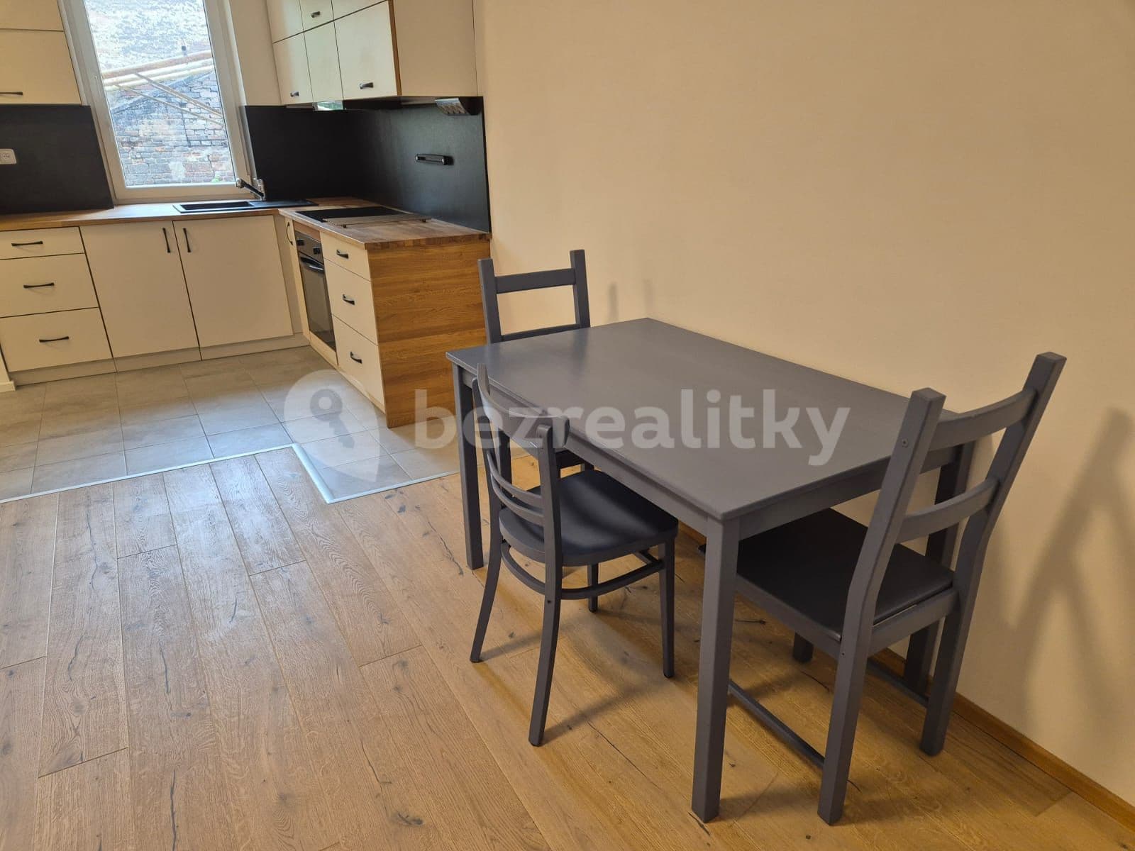 1 bedroom with open-plan kitchen flat to rent, 46 m², Fűgnerova, Slaný, Středočeský Region 1 bedroom with open-plan kitchen flat to rent, 46 m², Fűgnerova, Slaný, Středočeský Region