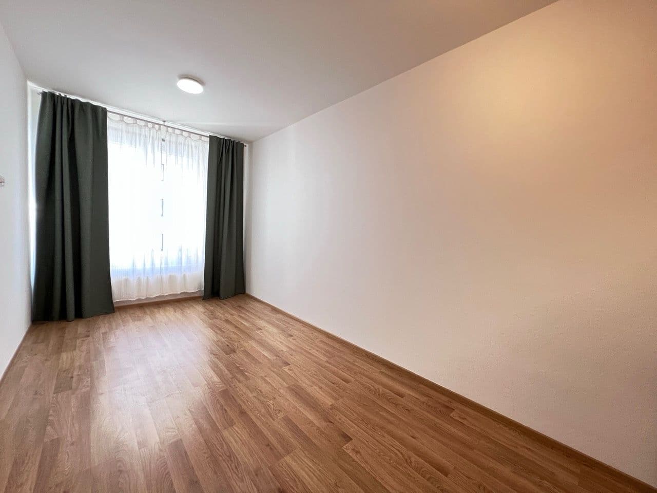 1 bedroom with open-plan kitchen flat to rent, 51 m², Svitákova, Prague, Prague 1 bedroom with open-plan kitchen flat to rent, 51 m², Svitákova, Prague, Prague