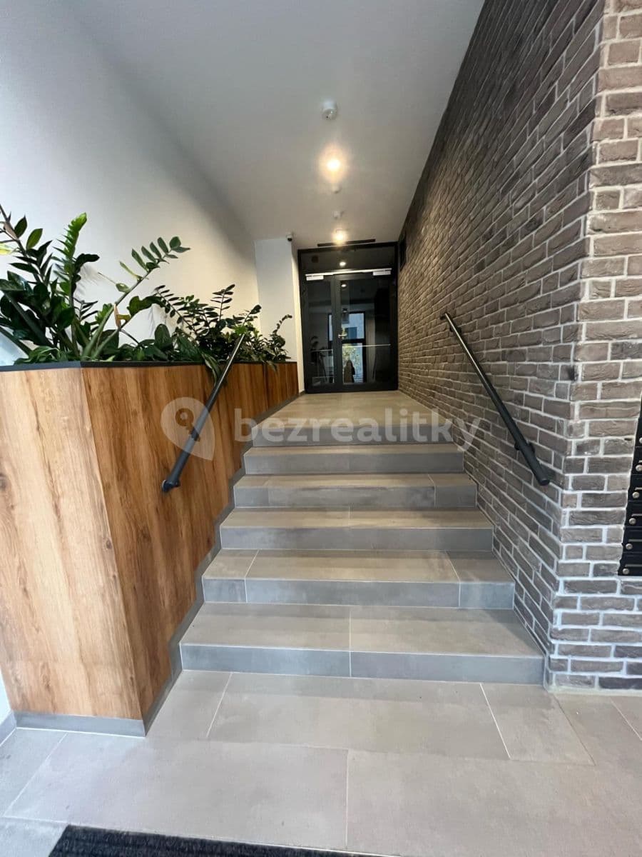 Studio flat to rent, 40 m², Vladimíra Kobranova, Prague, Prague Studio flat to rent, 40 m², Vladimíra Kobranova, Prague, Prague