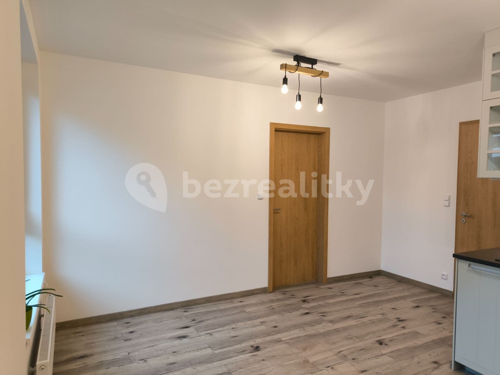 1 bedroom with open-plan kitchen flat to rent, 40 m², Kardausova, Prague, Prague 1 bedroom with open-plan kitchen flat to rent, 40 m², Kardausova, Prague, Prague