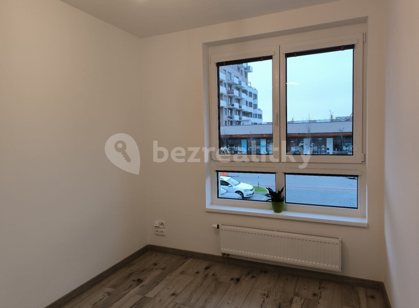 1 bedroom with open-plan kitchen flat to rent, 40 m², Kardausova, Prague, Prague 1 bedroom with open-plan kitchen flat to rent, 40 m², Kardausova, Prague, Prague