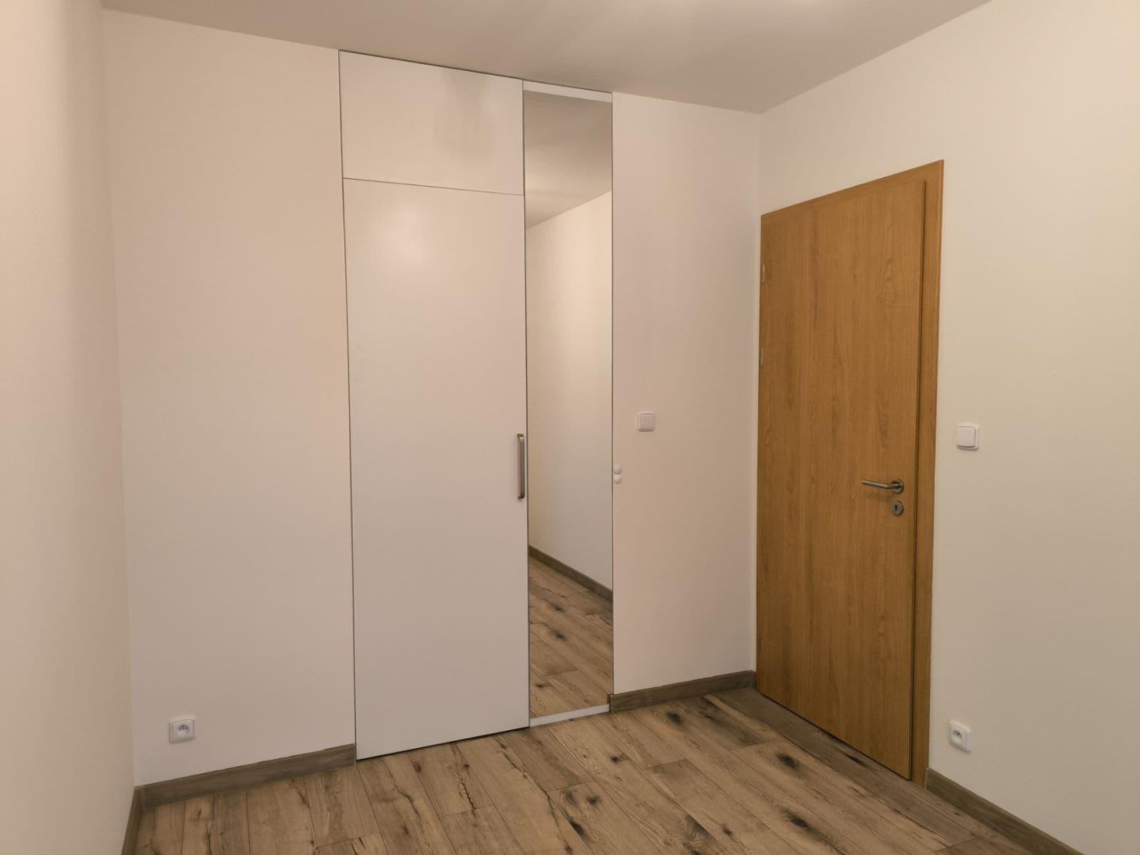 1 bedroom with open-plan kitchen flat to rent, 40 m², Kardausova, Prague, Prague 1 bedroom with open-plan kitchen flat to rent, 40 m², Kardausova, Prague, Prague