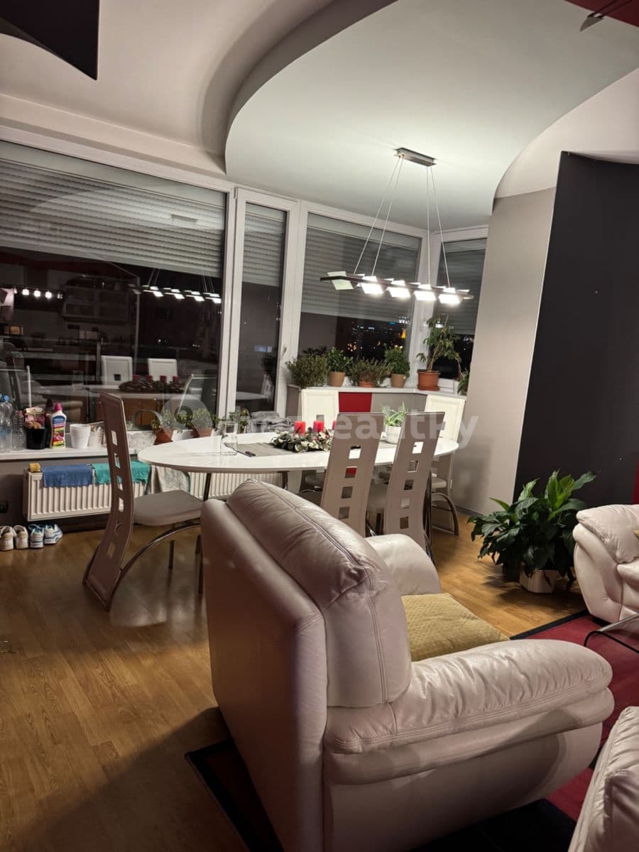 3 bedroom with open-plan kitchen flat to rent, 120 m², Symfonická, Prague, Prague 3 bedroom with open-plan kitchen flat to rent, 120 m², Symfonická, Prague, Prague