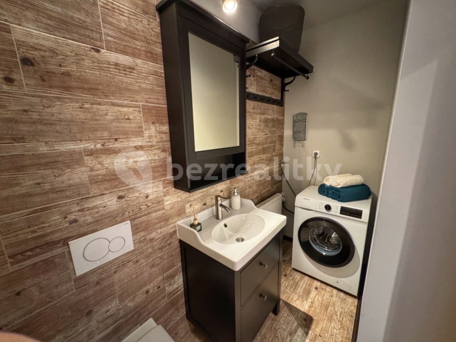 1 bedroom with open-plan kitchen flat to rent, 51 m², Palachova, Hradec Králové, Královéhradecký Region 1 bedroom with open-plan kitchen flat to rent, 51 m², Palachova, Hradec Králové, Královéhradecký Region