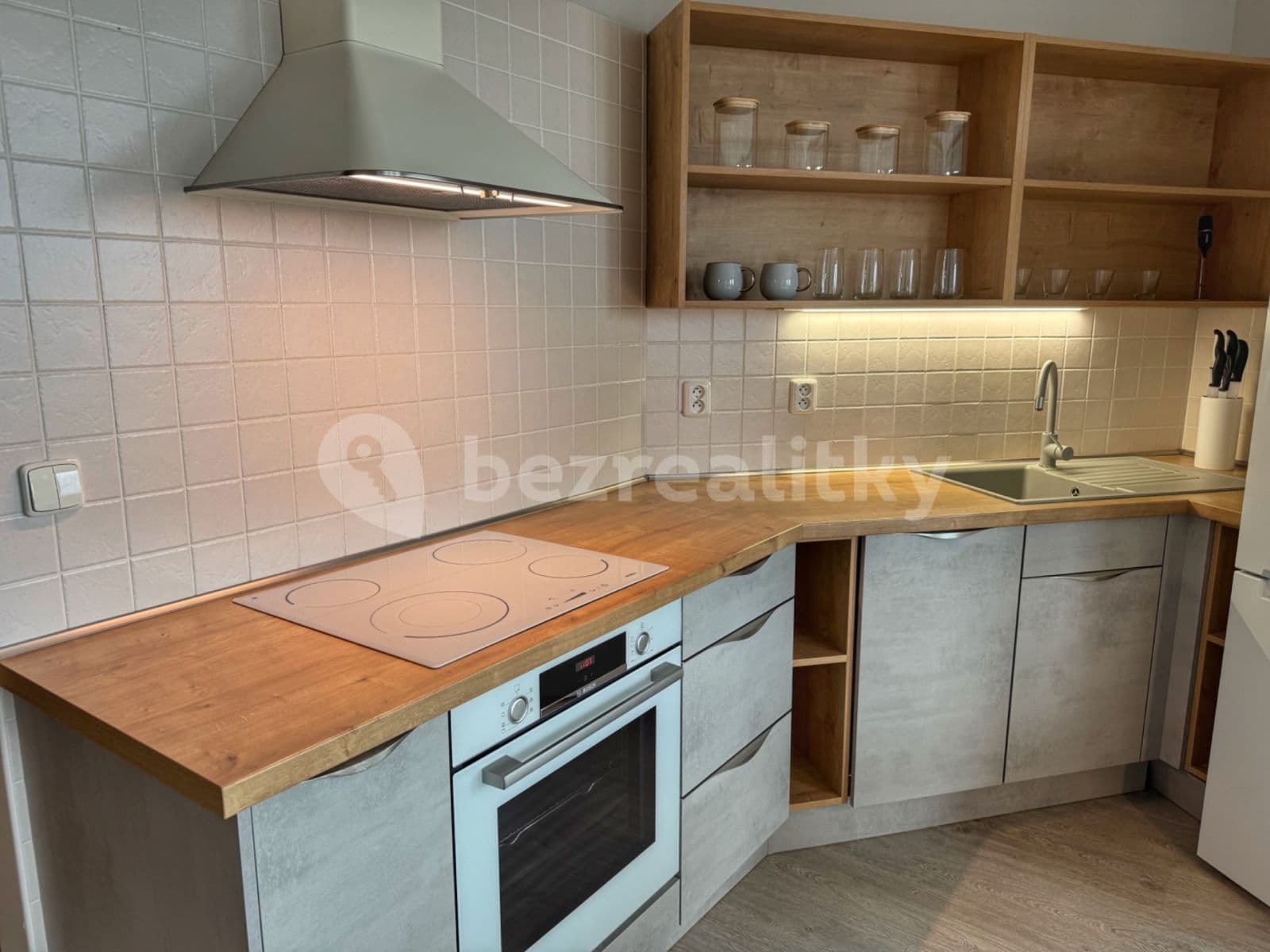 1 bedroom with open-plan kitchen flat to rent, 51 m², Palachova, Hradec Králové, Královéhradecký Region 1 bedroom with open-plan kitchen flat to rent, 51 m², Palachova, Hradec Králové, Královéhradecký Region
