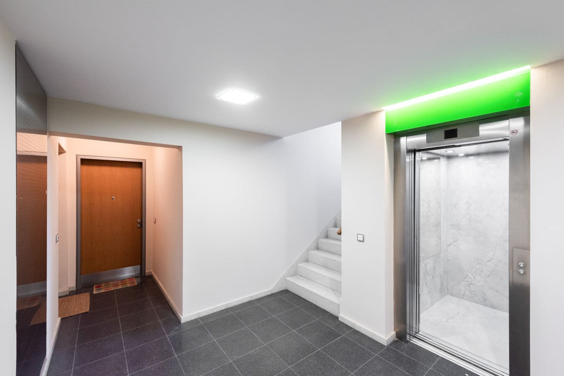 flat to rent, 56 m², Rohanské nábřeží, Prague, Prague flat to rent, 56 m², Rohanské nábřeží, Prague, Prague