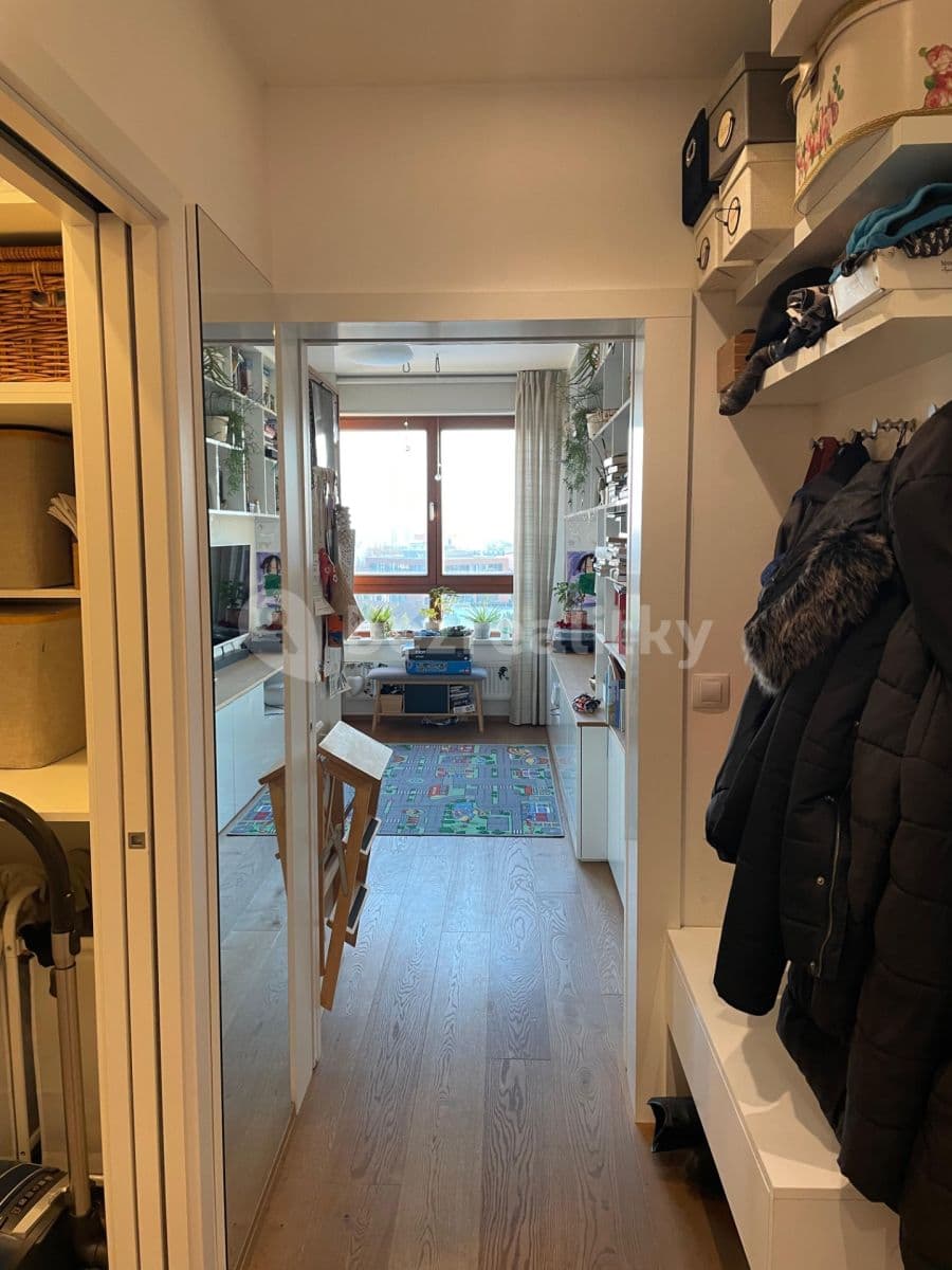 1 bedroom with open-plan kitchen flat to rent, 102 m², Kejhova, Prague, Prague 1 bedroom with open-plan kitchen flat to rent, 102 m², Kejhova, Prague, Prague