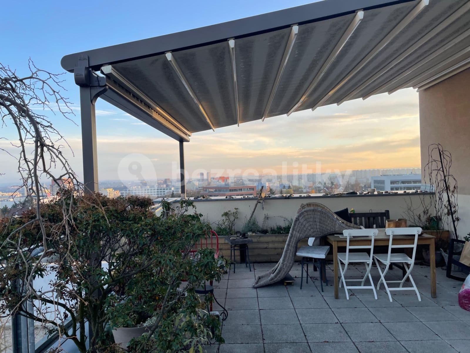 1 bedroom with open-plan kitchen flat to rent, 102 m², Kejhova, Prague, Prague 1 bedroom with open-plan kitchen flat to rent, 102 m², Kejhova, Prague, Prague