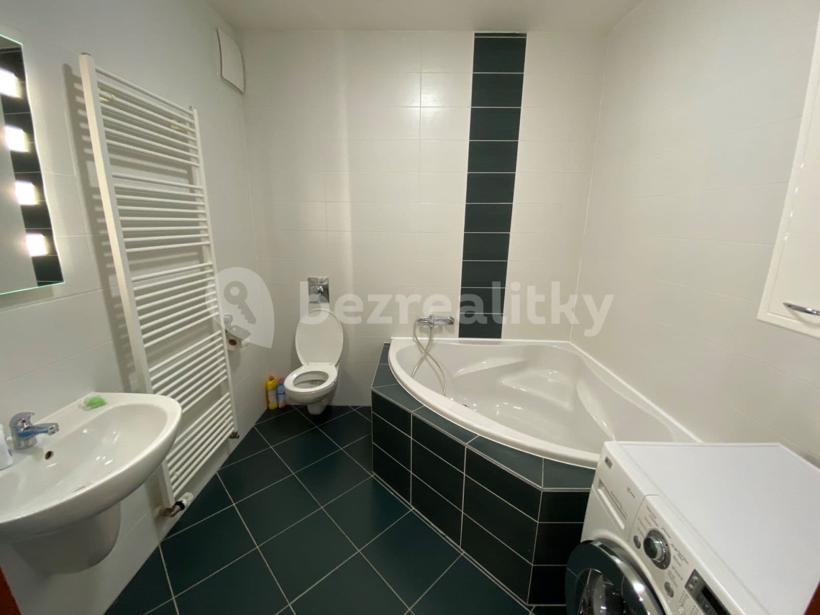 1 bedroom with open-plan kitchen flat to rent, 59 m², Žampiónová, Prague, Prague 1 bedroom with open-plan kitchen flat to rent, 59 m², Žampiónová, Prague, Prague