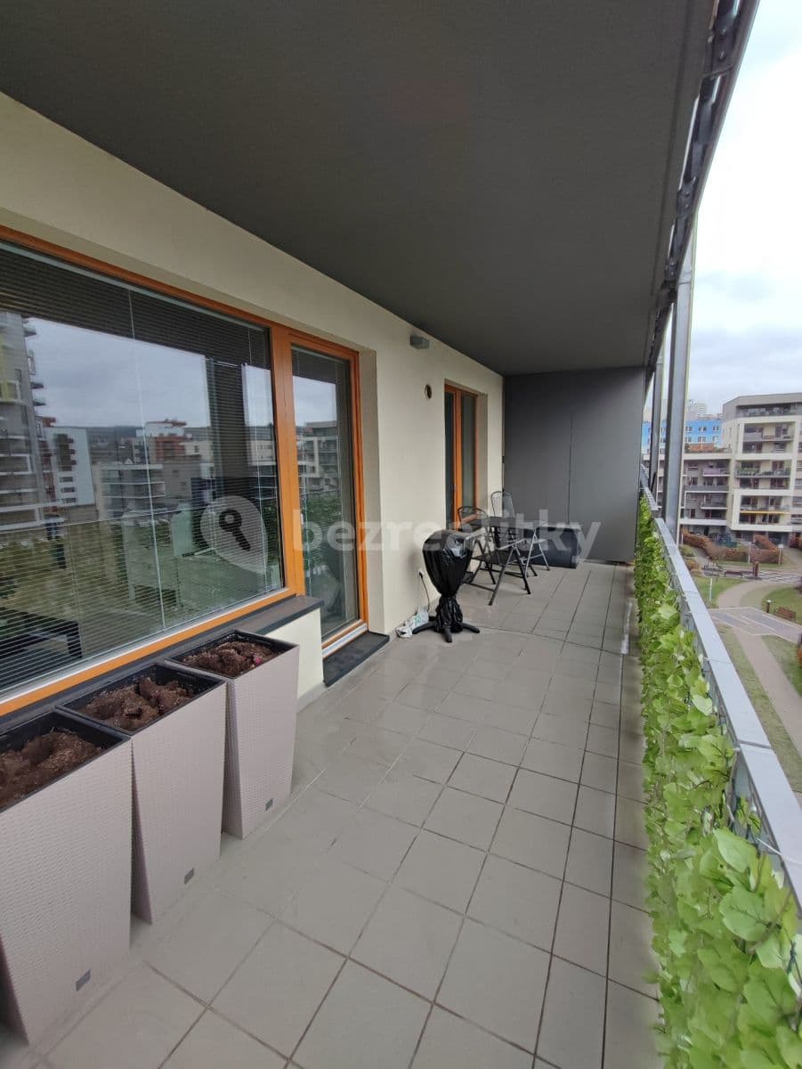 1 bedroom with open-plan kitchen flat to rent, 58 m², K Vystrkovu, Prague, Prague 1 bedroom with open-plan kitchen flat to rent, 58 m², K Vystrkovu, Prague, Prague