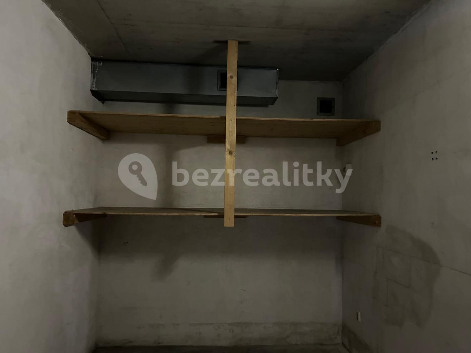 garage to rent, 19 m², Hnězdenská, Prague, Prague garage to rent, 19 m², Hnězdenská, Prague, Prague