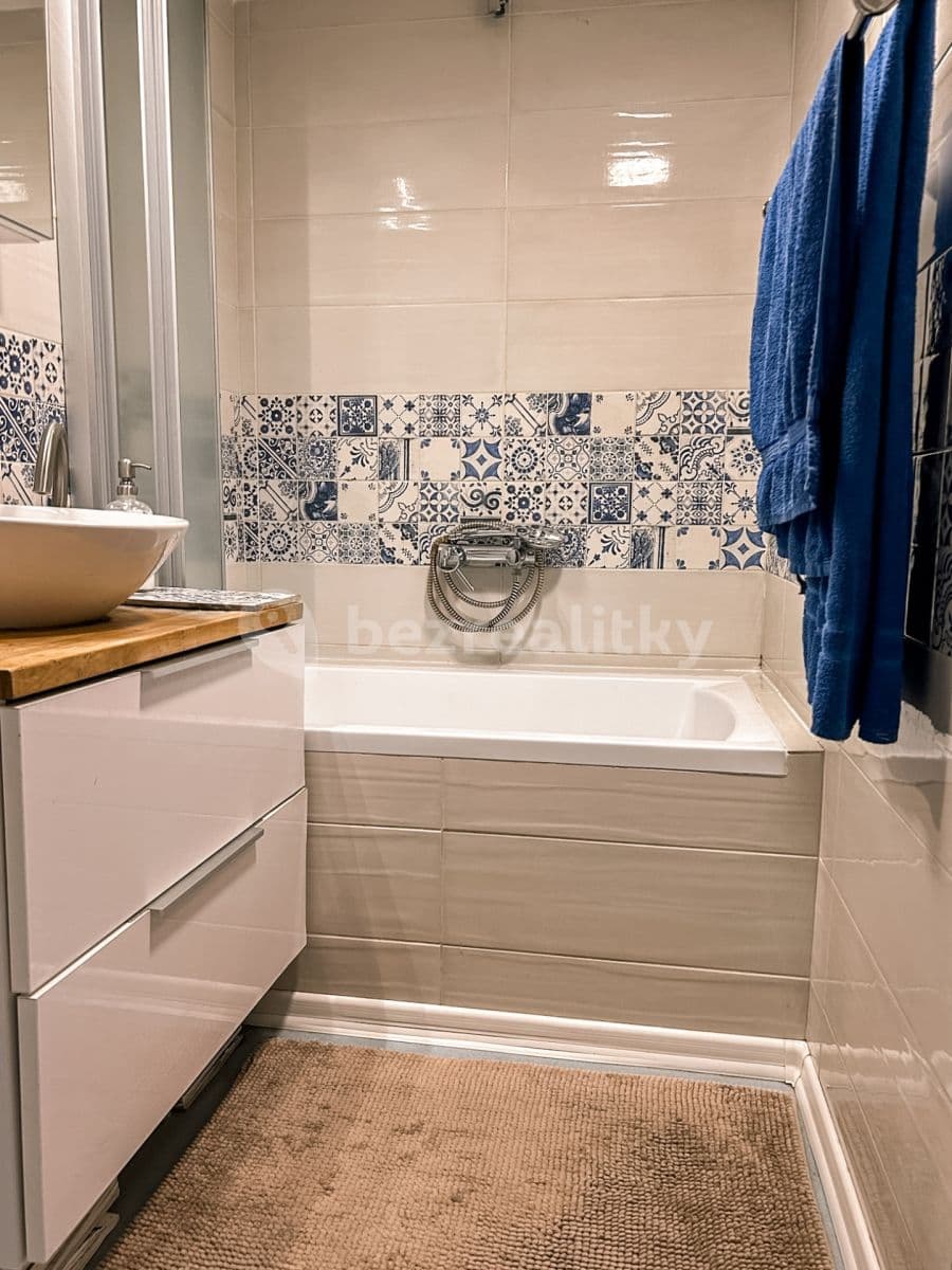 2 bedroom with open-plan kitchen flat to rent, 70 m², Rybářská, Brno, Jihomoravský Region 2 bedroom with open-plan kitchen flat to rent, 70 m², Rybářská, Brno, Jihomoravský Region