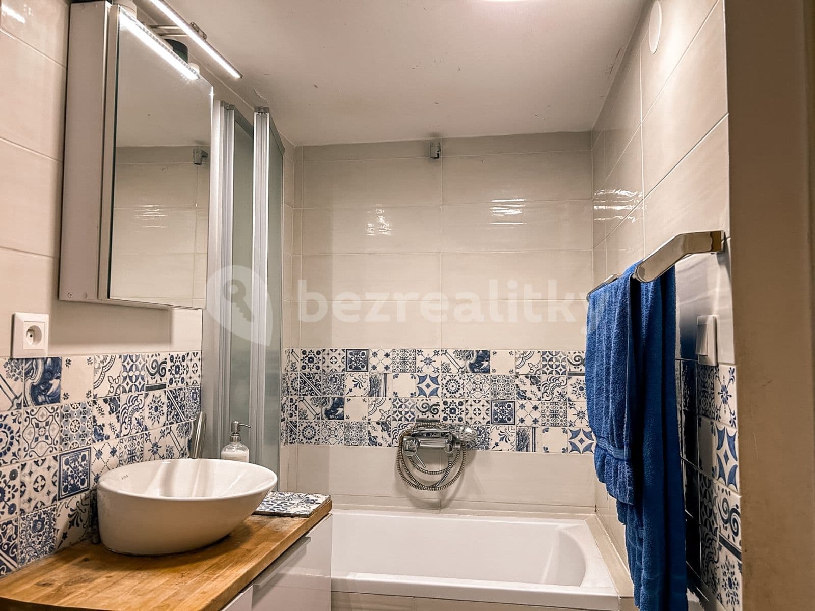 2 bedroom with open-plan kitchen flat to rent, 70 m², Rybářská, Brno, Jihomoravský Region 2 bedroom with open-plan kitchen flat to rent, 70 m², Rybářská, Brno, Jihomoravský Region