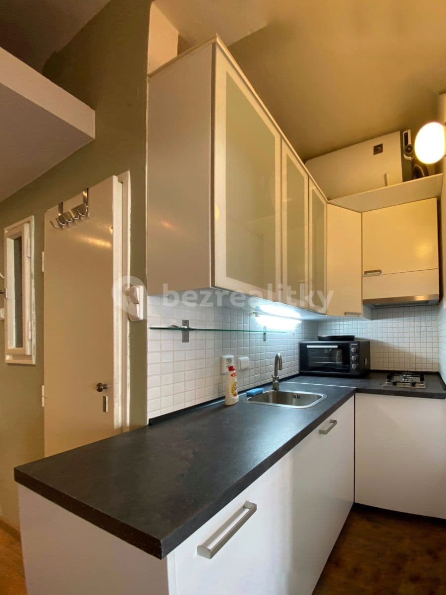 Studio flat to rent, 35 m², Biskupcova, Prague, Prague Studio flat to rent, 35 m², Biskupcova, Prague, Prague