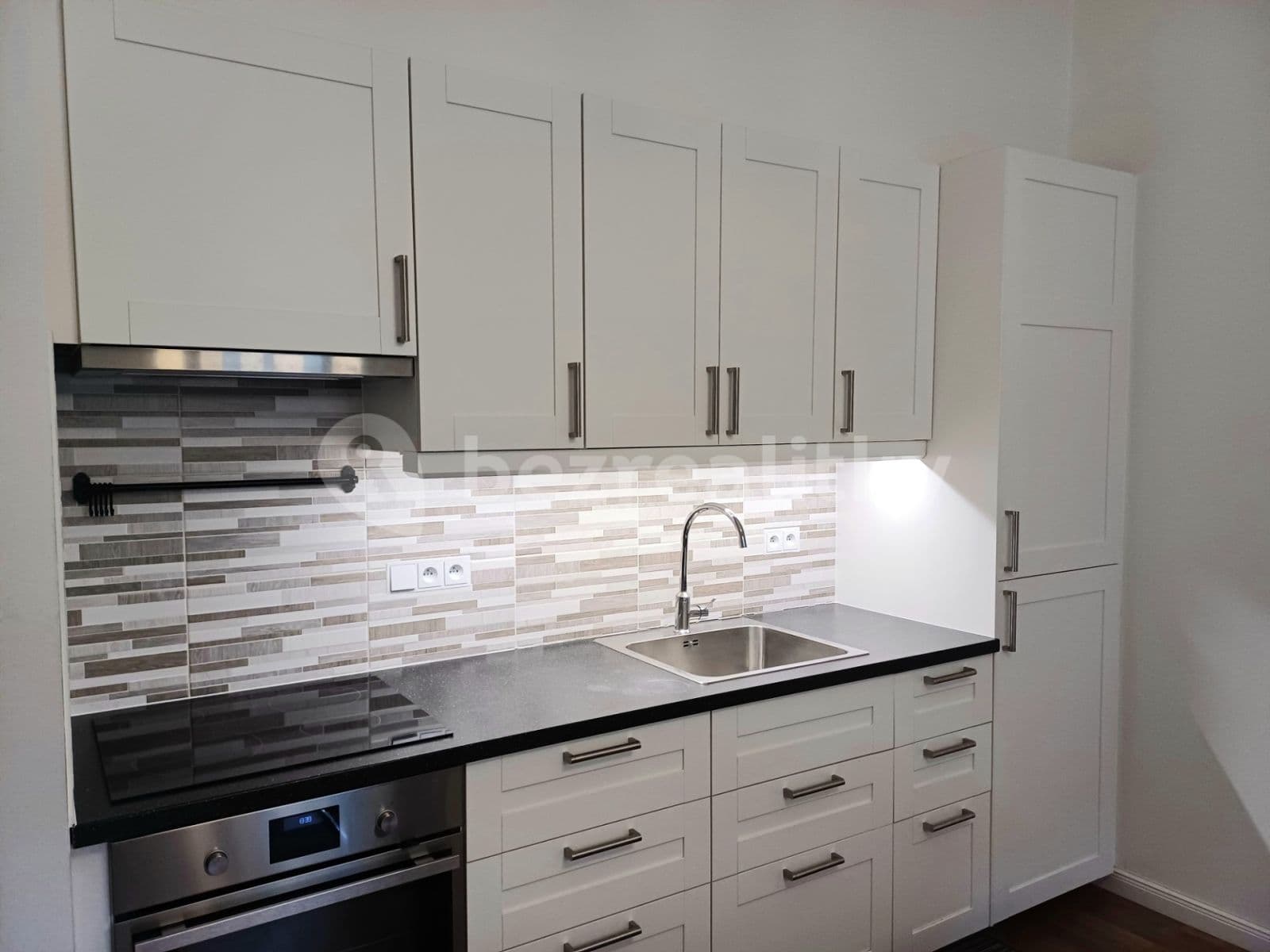 1 bedroom with open-plan kitchen flat to rent, 50 m², Nitranská, Prague, Prague 1 bedroom with open-plan kitchen flat to rent, 50 m², Nitranská, Prague, Prague