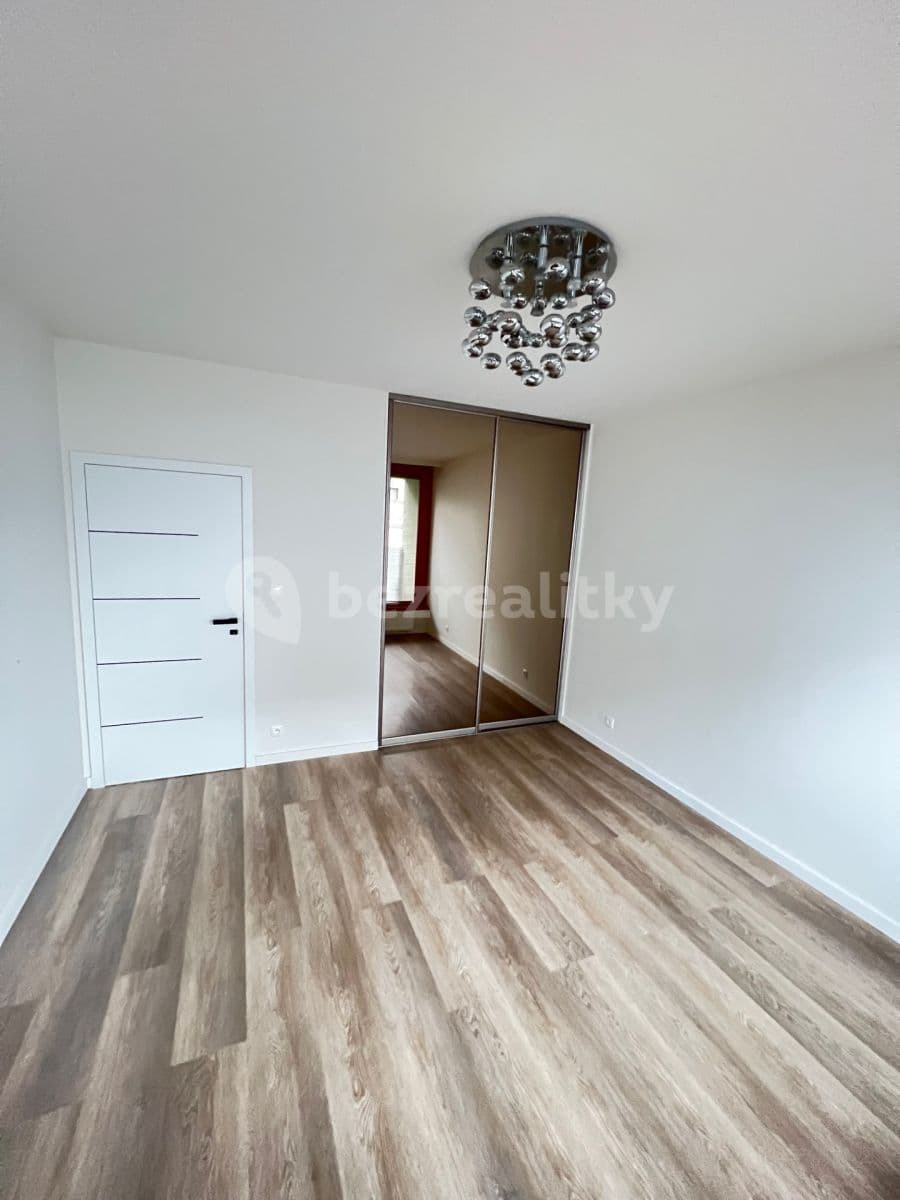 2 bedroom with open-plan kitchen flat to rent, 85 m², Otopašská, Prague, Prague 2 bedroom with open-plan kitchen flat to rent, 85 m², Otopašská, Prague, Prague